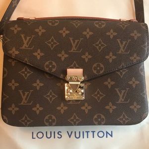 LV Pochette Métis